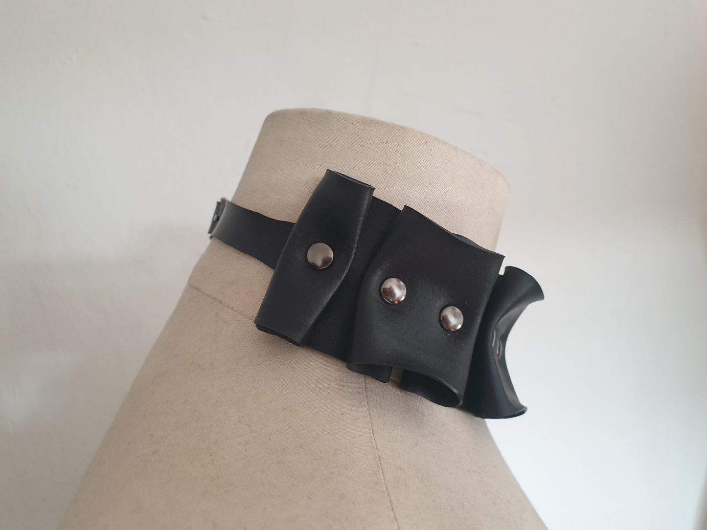 Frilly Choker